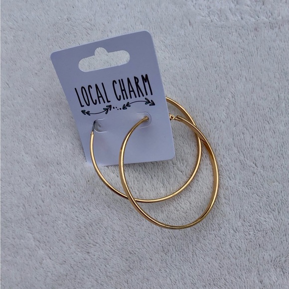 Local Charm gold hoops Earrings New - Picture 2 of 6